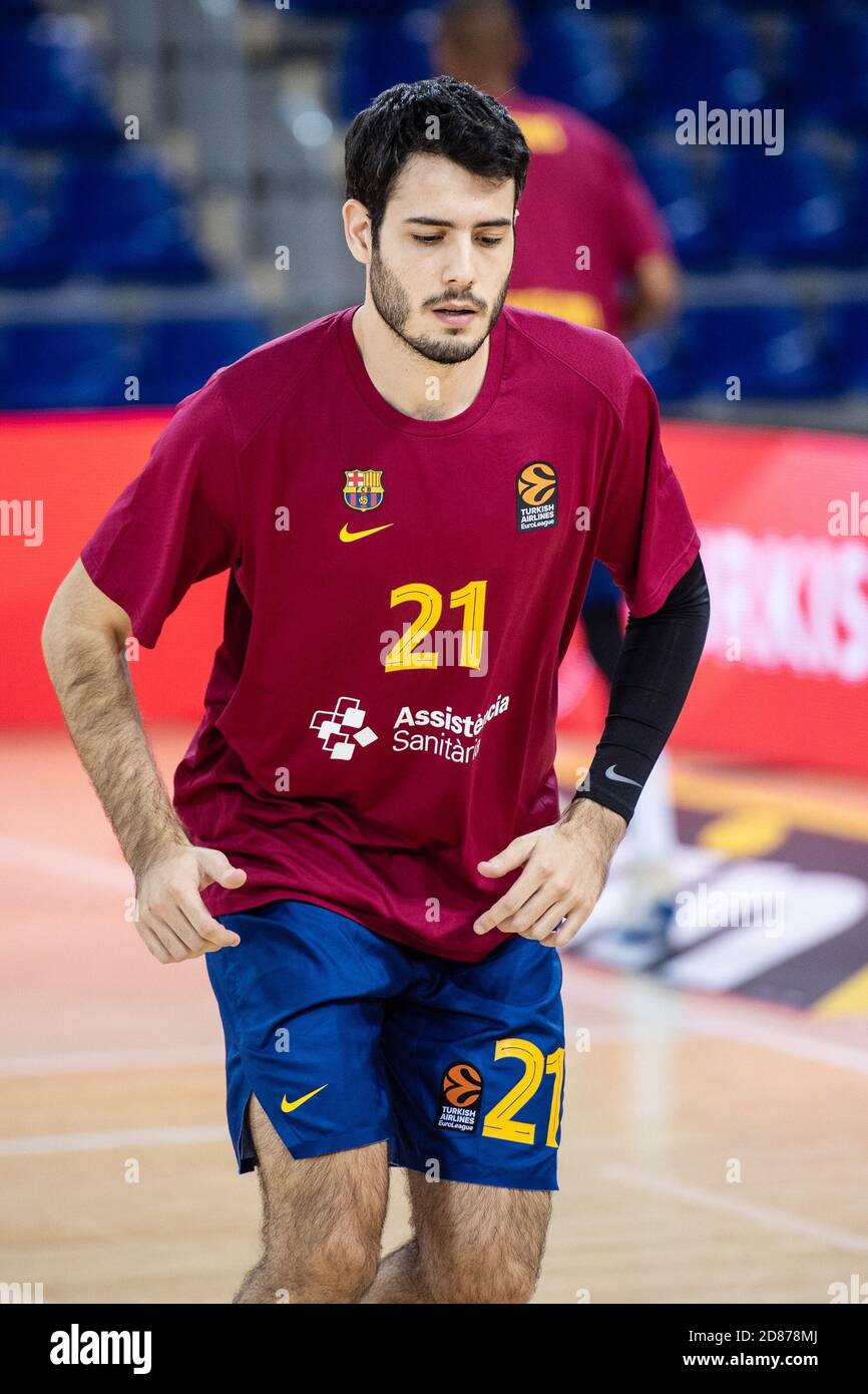 Alex Abrines vom FC Barcelona erwärmt sich vor dem Turkish Airlines EuroLeague Basketballspiel zwischen FC Barcelona und Real Madrid am 23. Oktober 20 C. Stockfoto