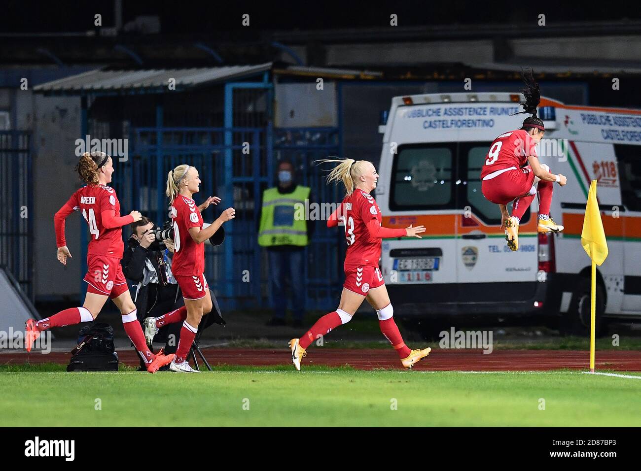 Carlo Castellani Stadium, empoli, Italien, 27 Oct 2020, Nadia Nadim (Dänemark) feiert nach einem Tor bei der EM 2022 Qualifikation - Italien Frauen gegen Dänemark, Italienische Fußballmannschaft - Credit: LM/Lisa Guglielmi/Alamy Live News Stockfoto