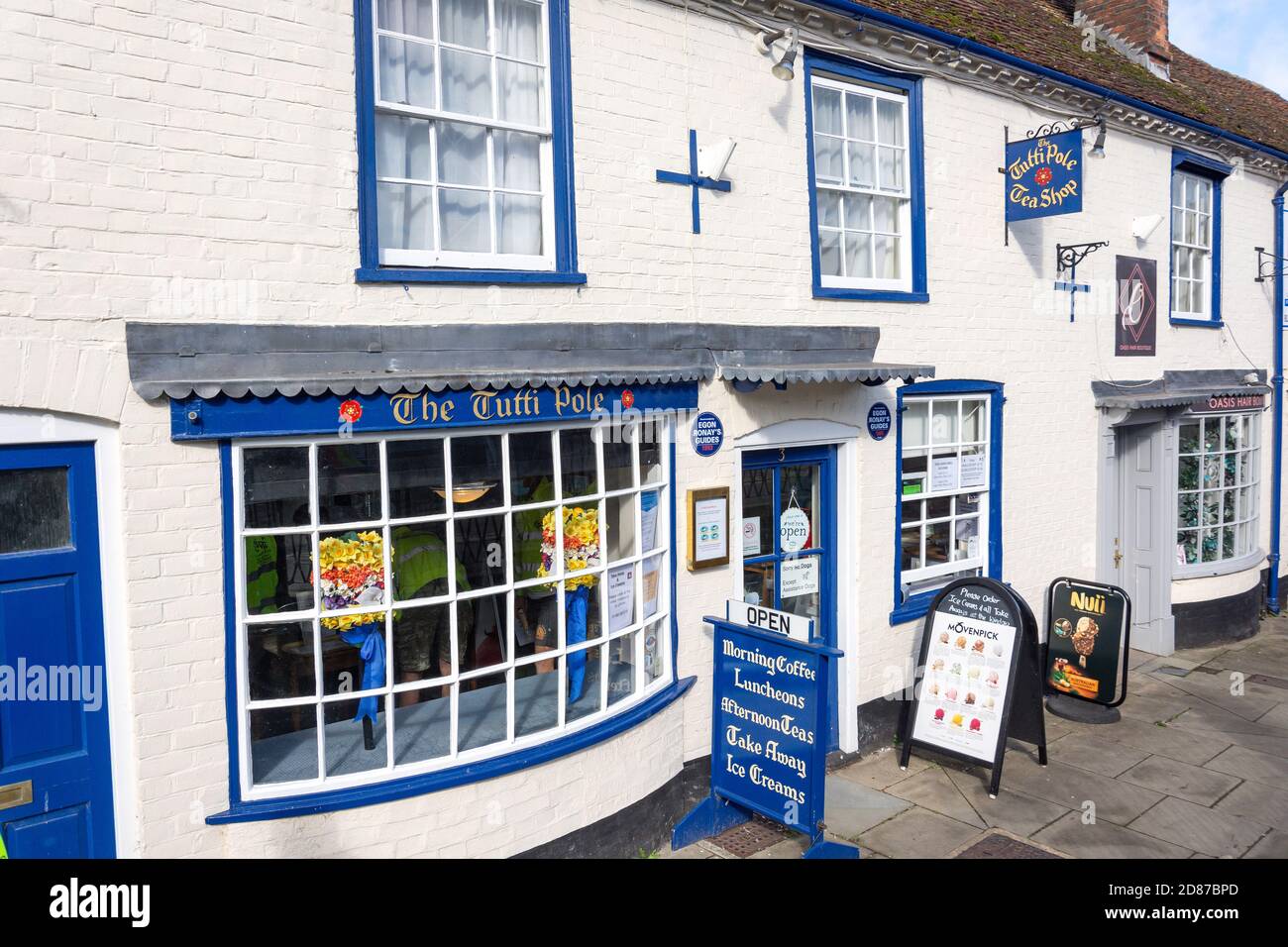 The Tutti Pole Tea Shop, High Street, Hungerford, Berkshire, England, Vereinigtes Königreich Stockfoto