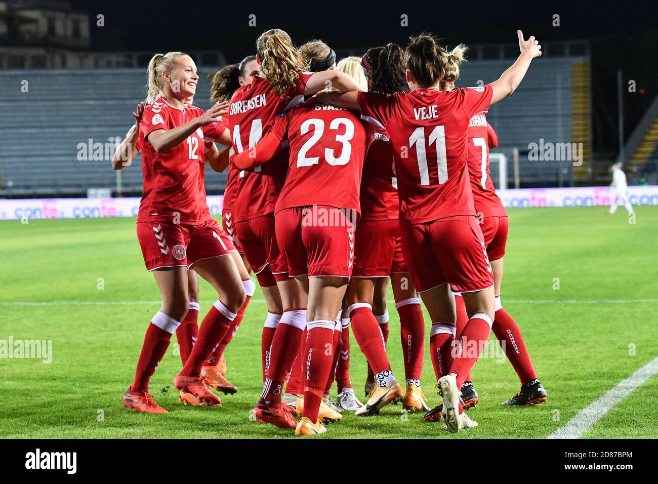 Carlo Castellani Stadium, empoli, Italien, 27 Oct 2020, Dänemark Spieler feiern das Tor bei der EM 2022 Qualifikation - Italien Frauen gegen Dänemark, Italienische Fußballmannschaft - Credit: LM/Lisa Guglielmi/Alamy Live News Stockfoto