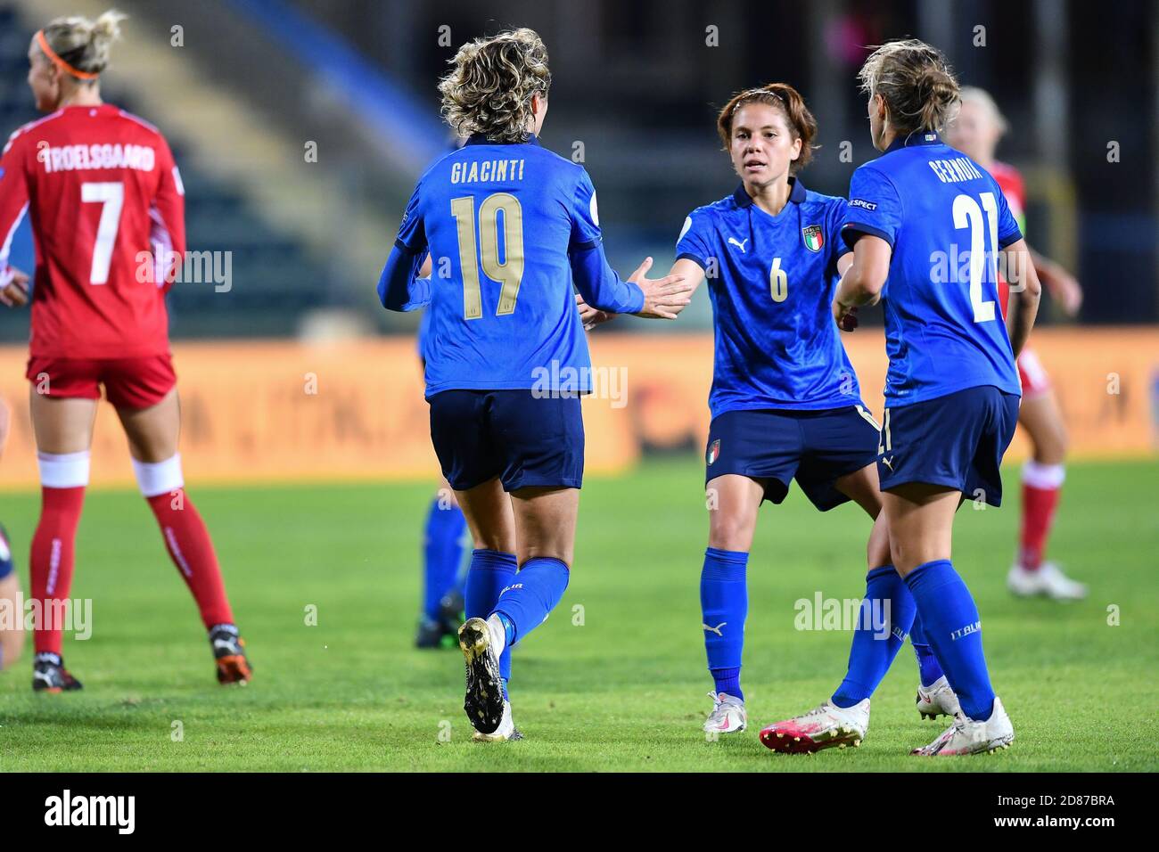 Carlo Castellani Stadium, empoli, Italien, 27 Oct 2020, Italien Spieler feiern das Tor bei der EM 2022 Qualifikation - Italien Frauen gegen Dänemark, Italienische Fußballmannschaft - Credit: LM/Lisa Guglielmi/Alamy Live News Stockfoto