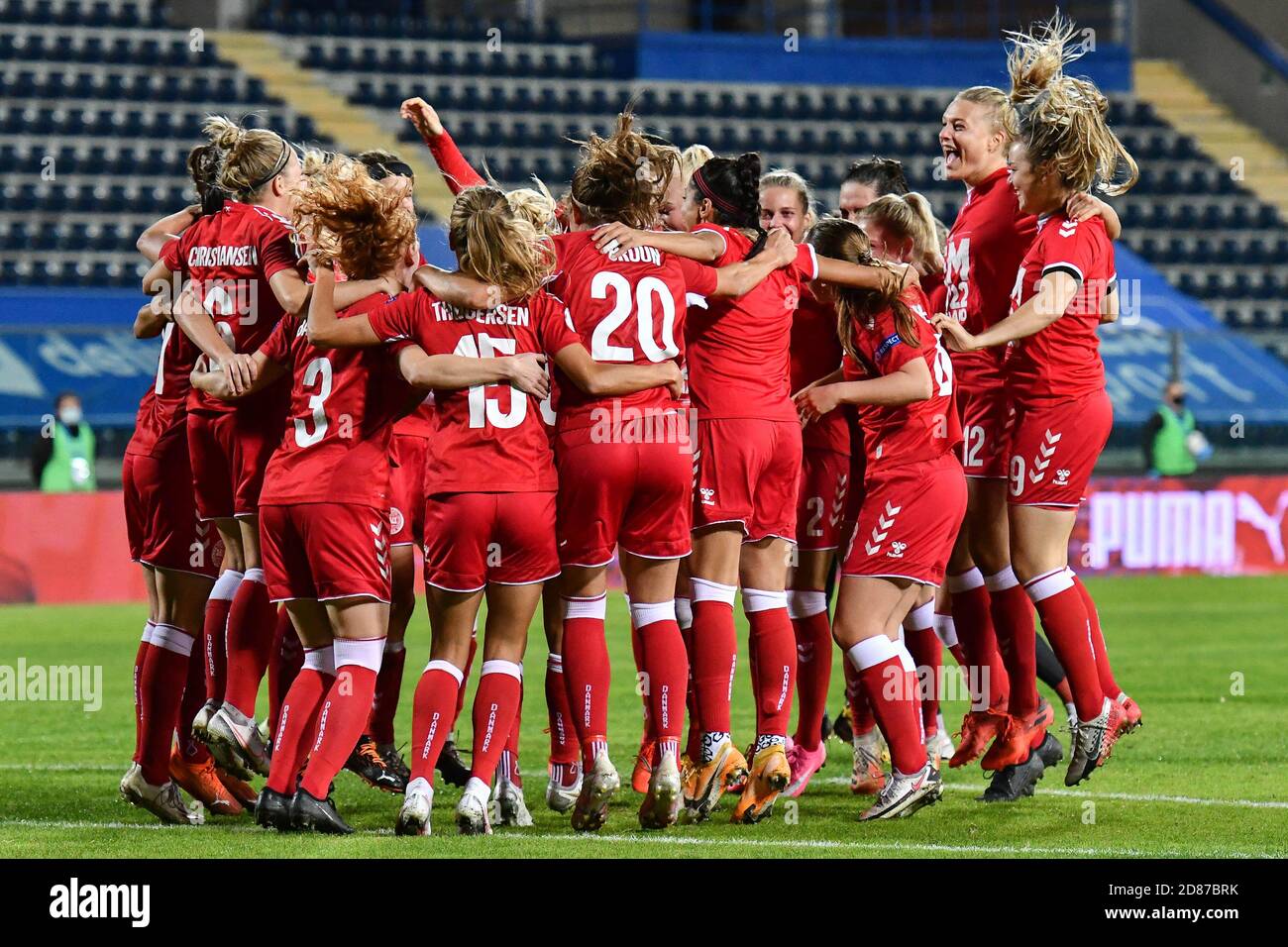 Carlo Castellani Stadium, empoli, Italien, 27 Oct 2020, Dänemark Spieler feiern den Sieg bei der EM 2022 Qualifikation - Italien Frauen gegen Dänemark, Italienische Fußballmannschaft - Credit: LM/Lisa Guglielmi/Alamy Live News Stockfoto