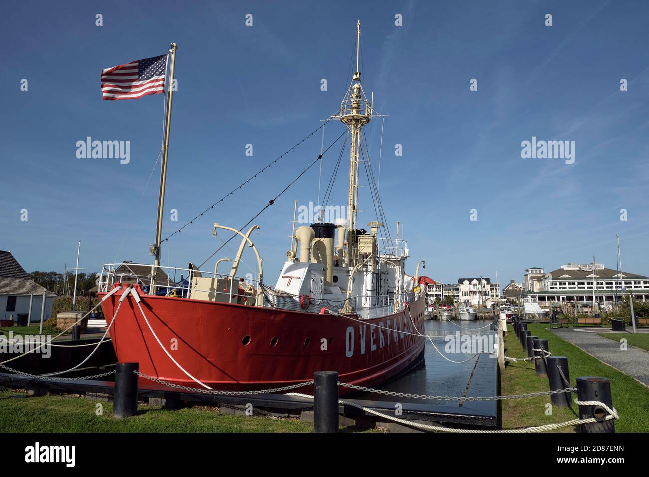 Das Lightship Overfalls in Lewes DE ist eines von nur 17 verbleibenden Lightship-Ships von insgesamt 179, die von 1820 bis 1952 gebaut wurden. Stockfoto