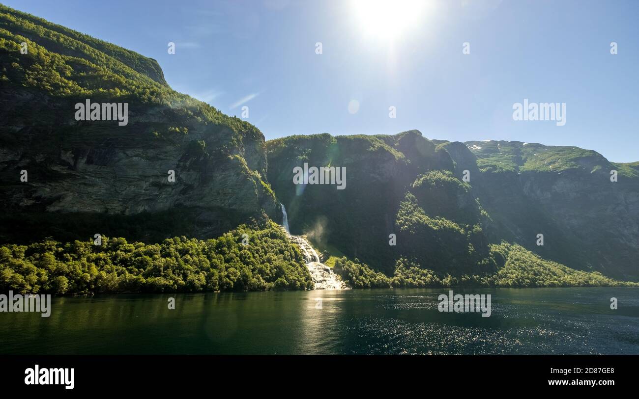 Seven Sisters Waterfall, Geirangerfjord, Geiranger, Møre Og Romsdal, Norwegen, Skandinavien, Europa, Abenteuertour, Berge, Berghang, Fjord, Tour Stockfoto