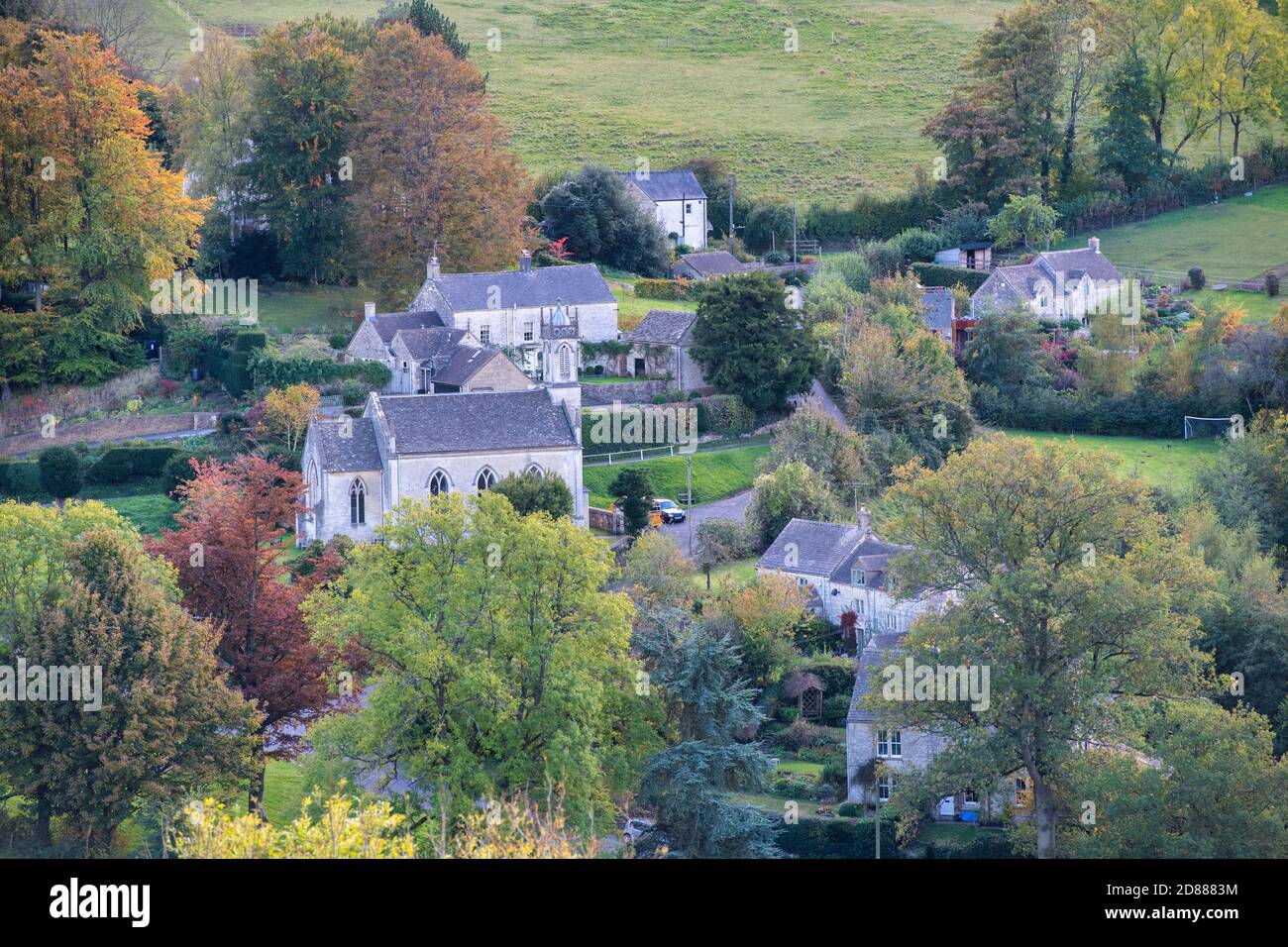 Sheepscombe Dorf in den frühen Morgenherbstlicht. Sheepscombe, Cotswolds. Gloucestershire, England Stockfoto