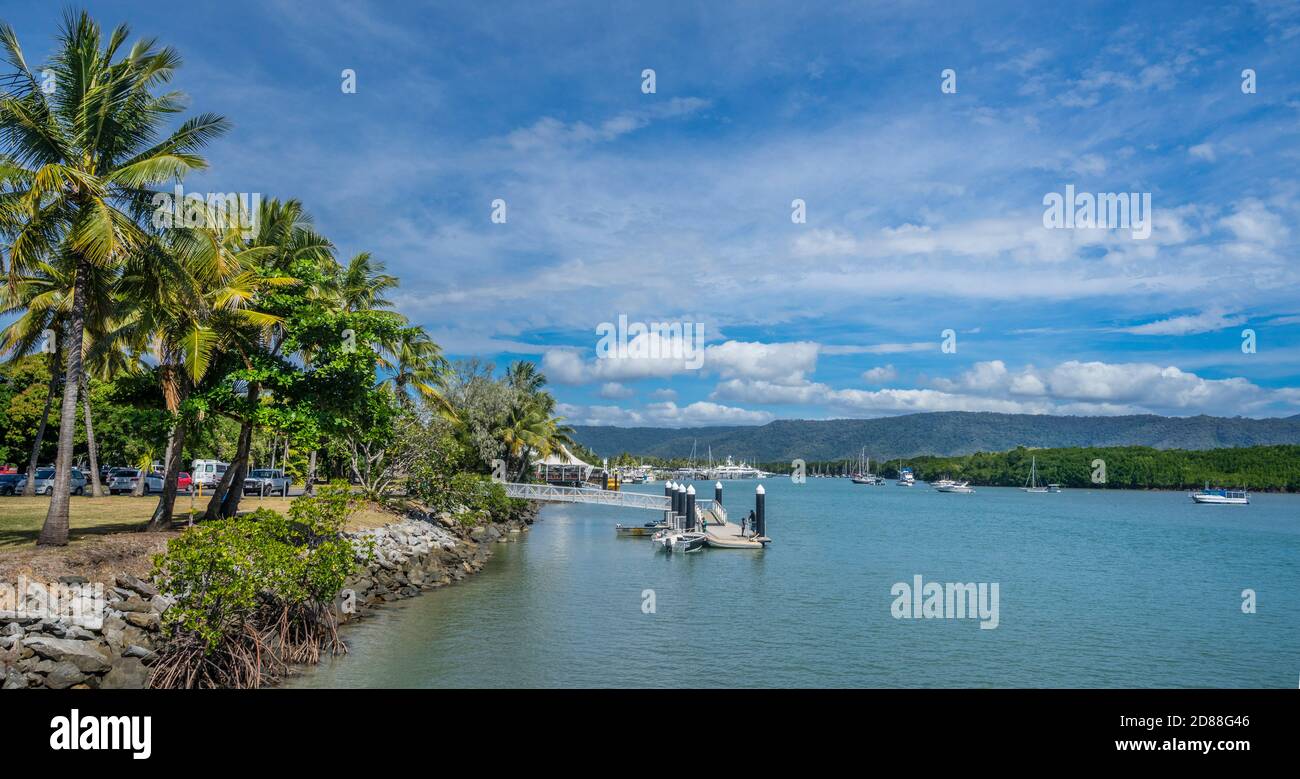 Port Douglas Public Pontoon am Dickson Inlet, North Queensland, Australien Stockfoto