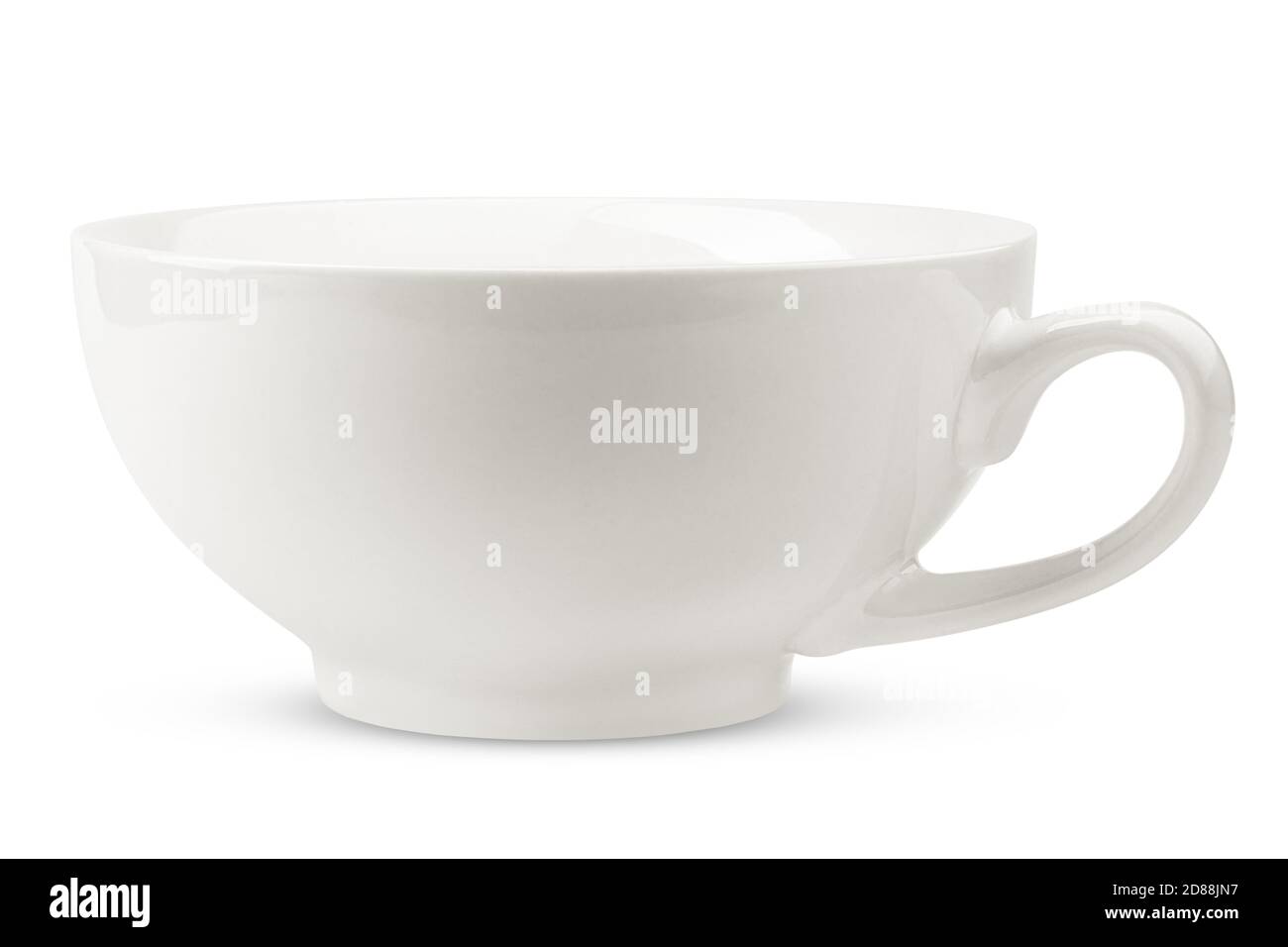 Leere Tasse mit Platte, isoliert auf weißem Hintergrund, Abschneideweg, volle Schärfentiefe Stockfoto