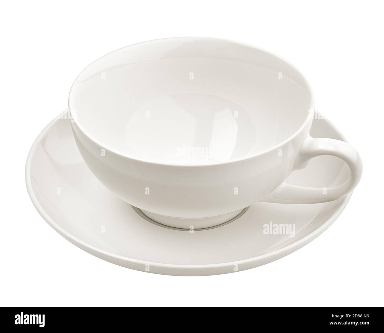 Leere Tasse mit Platte, isoliert auf weißem Hintergrund, Abschneideweg, volle Schärfentiefe Stockfoto