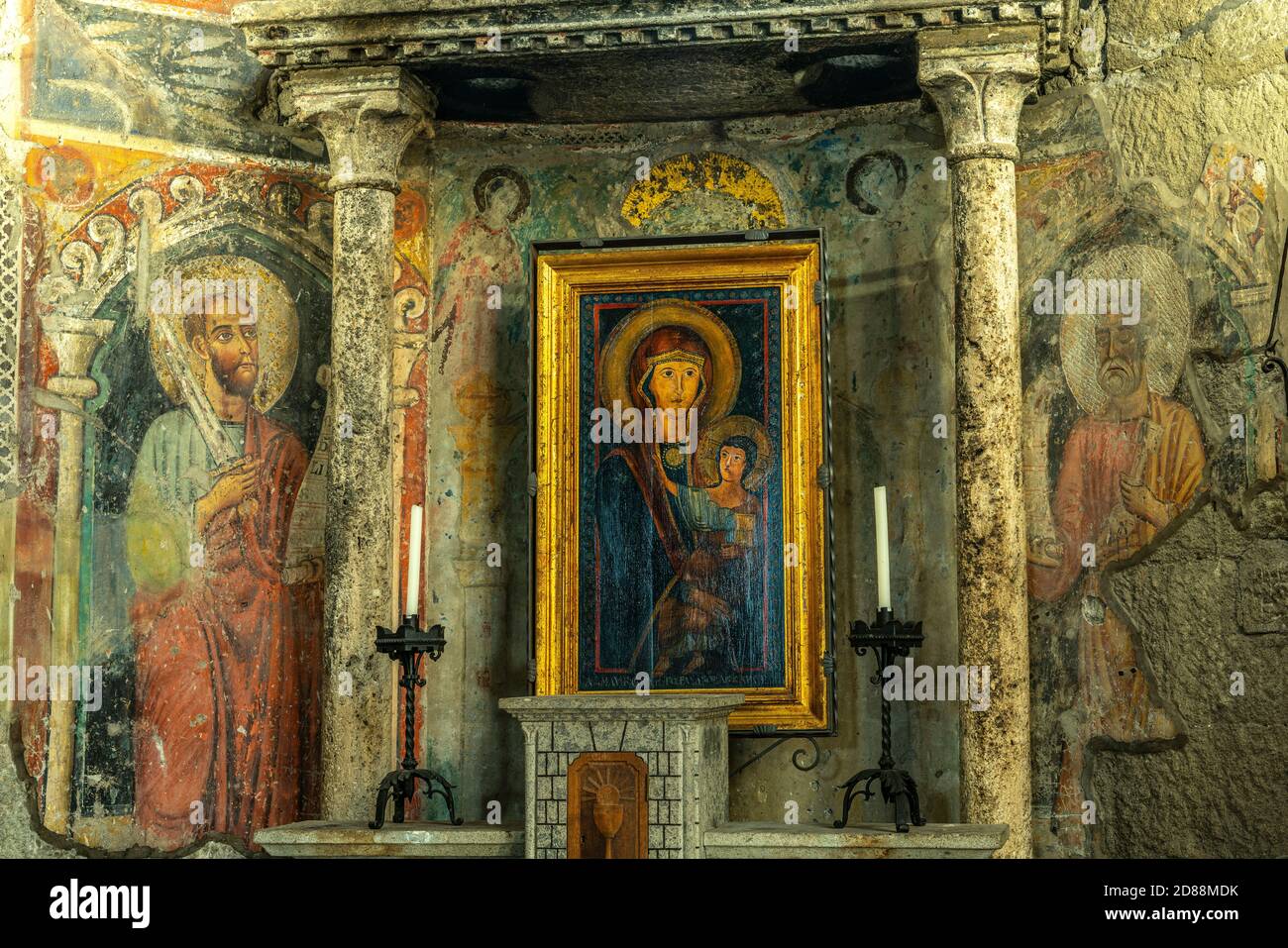 Die „Madonna della Carbonara“, eine byzantinische Ikone, aber der römischen Schule, die die Madonna Odighitria darstellt, eine besondere Darstellung der Madon Stockfoto