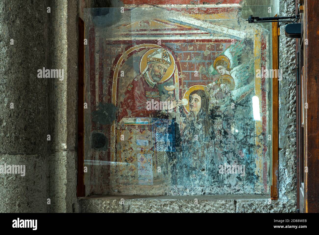 Kirche von San Lorenzo, Kathedrale von Viterbo. Fresko eines Bischofs, der den Nonnen Gemeinschaft schenkt. Stockfoto
