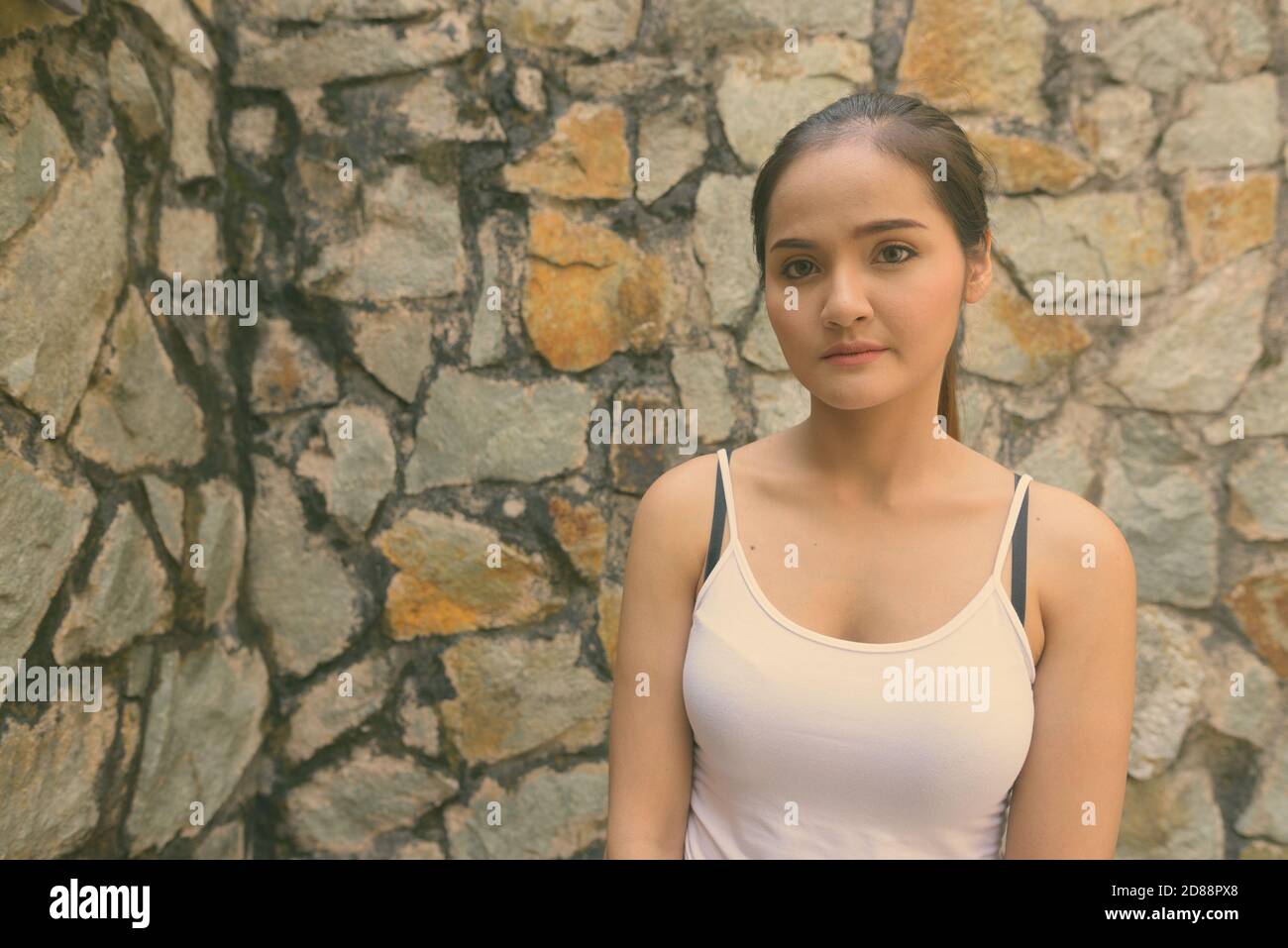 Junge schöne asiatische touristische Frau erkunden Ho Chi Minh Stadt In Vietnam Stockfoto
