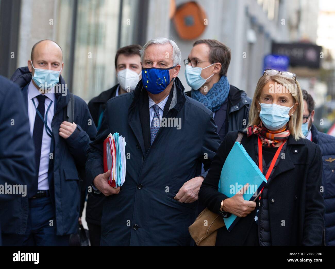 London, Großbritannien. Oktober 2020. EU-Chefunterhändler Michel Barnier verlässt sein Hotel, um die EU-Verhandlungen mit David Frost fortzusetzen. Kredit: Mark Thomas/Alamy Live Nachrichten Stockfoto