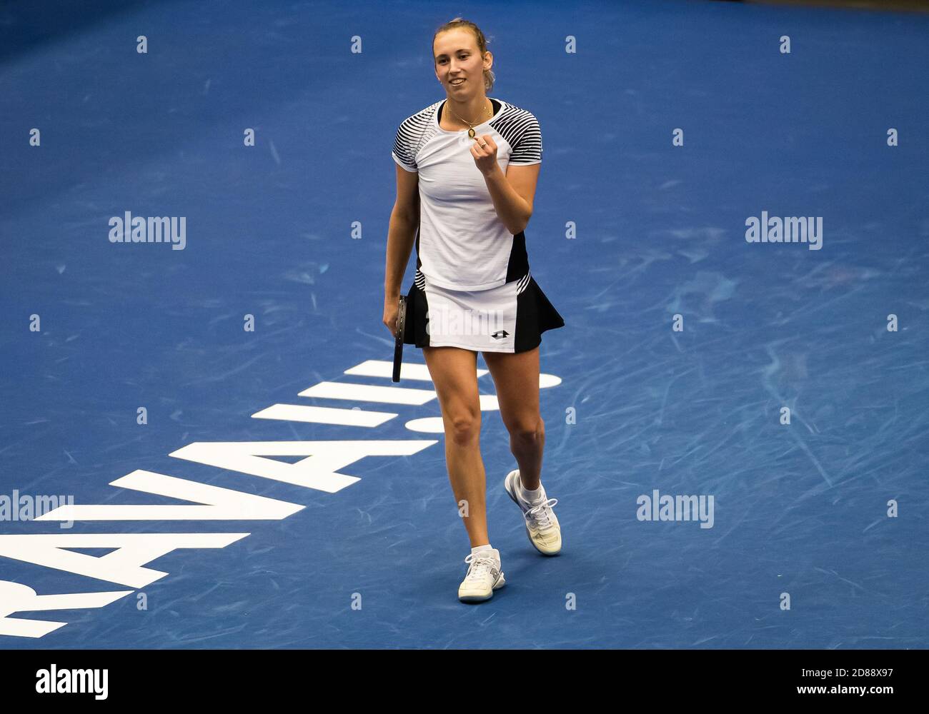 Elise Mertens von Belgien im Kampf gegen Karolina Muchova von Die Tschechische Republik während der zweiten Runde am 2020 J&T Banka Ostrava Open WTA Pre C Stockfoto