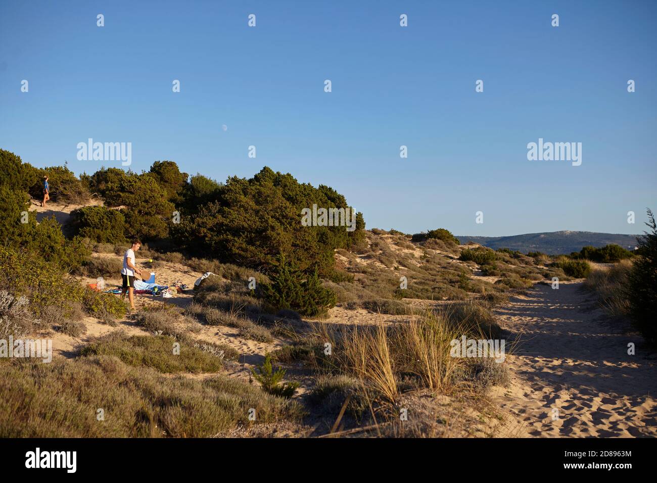 Tourist am Strand von Voidokilia, Pylos Mesinia Griechenland Stockfoto