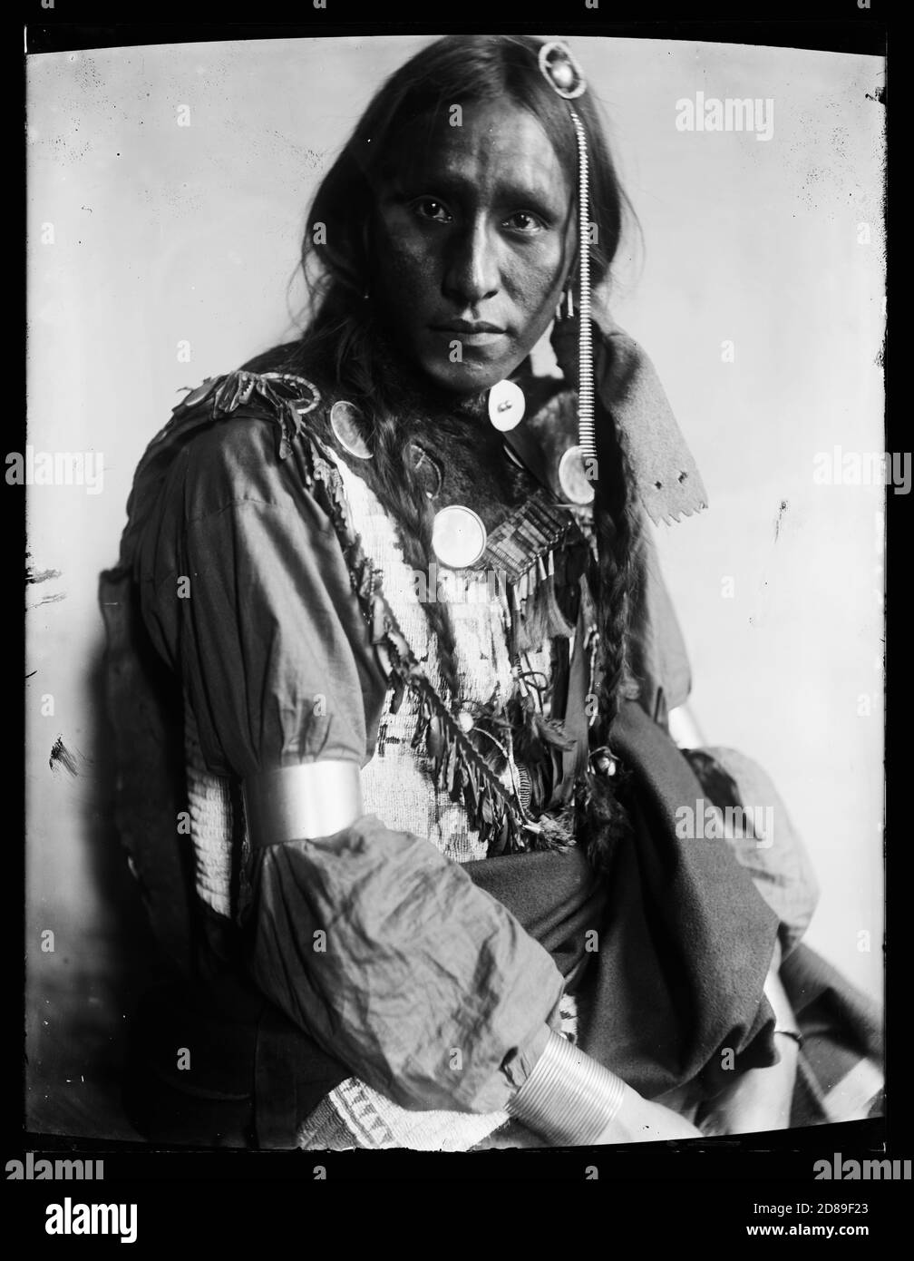 Indianisches Porträt, White war Bonnet, American Indian 1890 Stockfoto