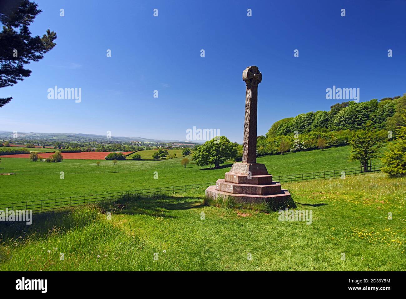 Kriegsdenkmal auf dem Gelände des Killerton House in der Nähe von Exeter Devon England Großbritannien Stockfoto