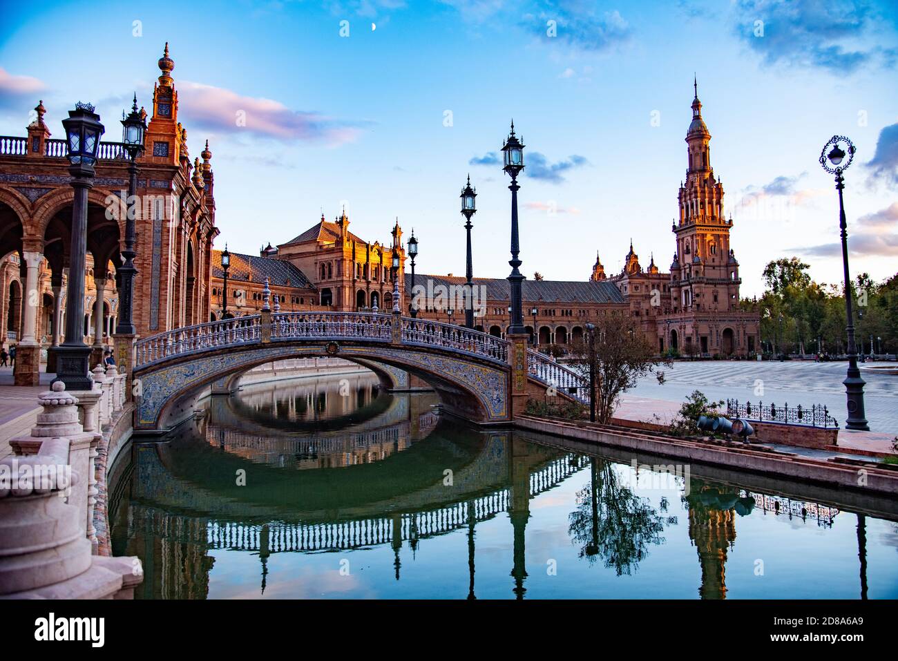 plaza de España Sevilla un lugar donde pasear en coche De caballo es un espectáculo Sevilla 2021 Stockfoto