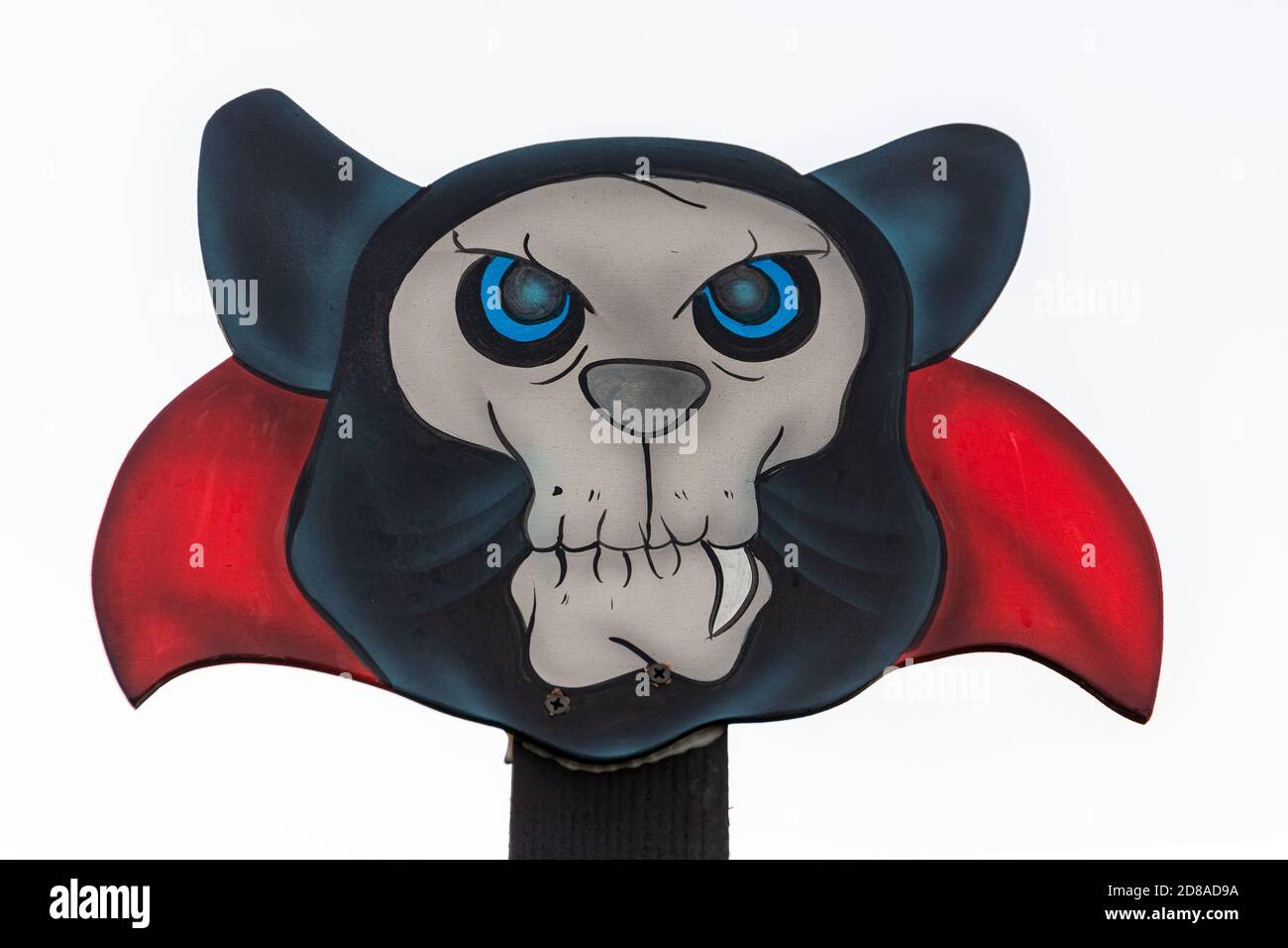 Halloween Vampir flache Dekoration, Schild mit Vampirkopf und gruseligen blauen Augen. Stockfoto