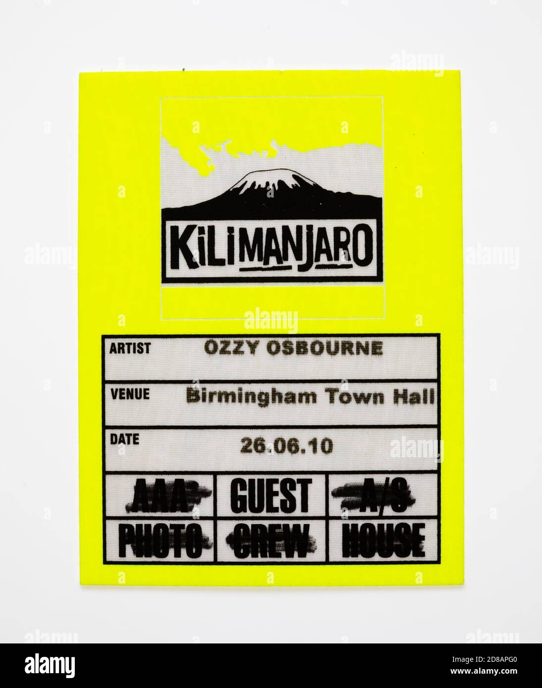 Ticket, Gästekarte für einen Ozzy Osbourne Gig im Birmingham Town Hall, England. Juni 2010. * Dies ist ein Stock-Foto.. Kein Ticket * Stockfoto
