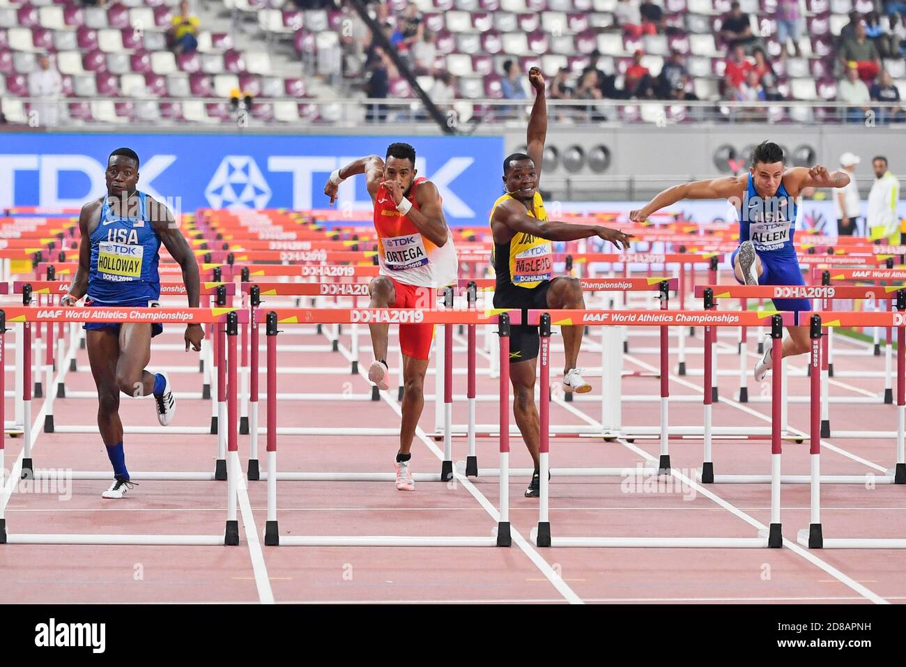 Grant Holloway (USA), Orlando Ortega (Spanien), Omar McLeod (Jamaika). 110 Meter Hürden Finale. IAAF Leichtathletik-Weltmeisterschaften, Doha 2019 Stockfoto