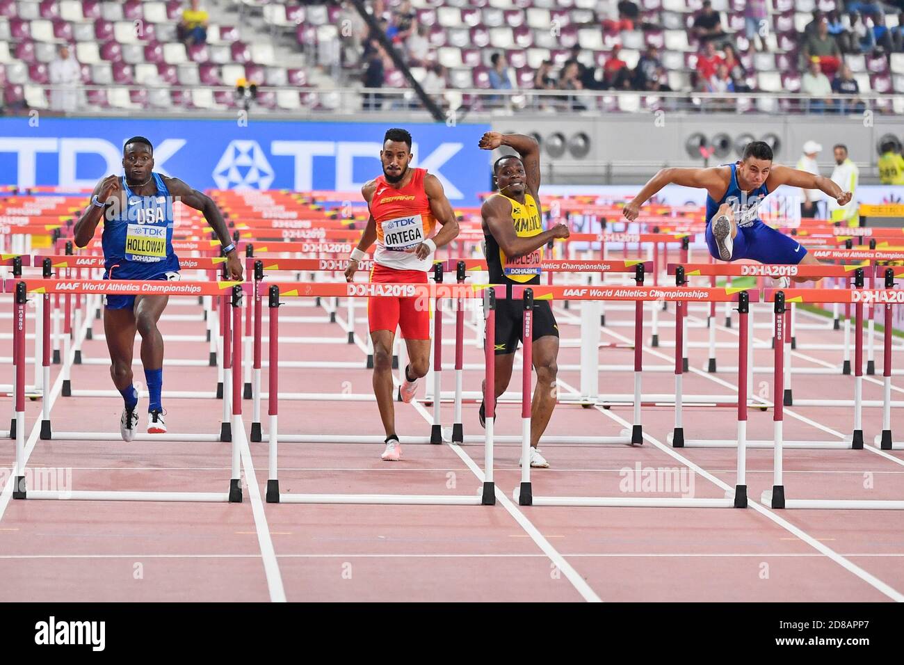 Grant Holloway (USA), Orlando Ortega (Spanien), Omar McLeod (Jamaika). 110 Meter Hürden Finale. IAAF Leichtathletik-Weltmeisterschaften, Doha 2019 Stockfoto