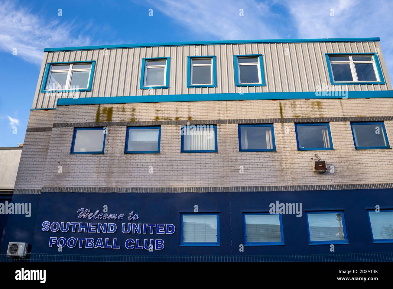 Hauptniederlassung am Roots Hall Fußballplatz des Fußballvereins Southend United, Essex, Großbritannien Stockfoto