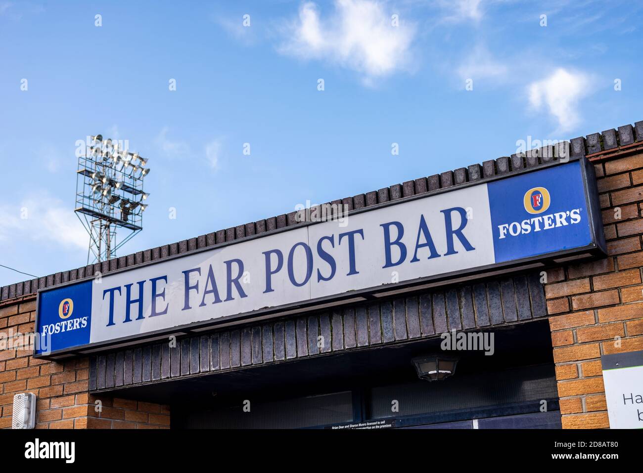 Die Far Post Bar im Roots Hall Football Ground des Fußballvereins Southend United, Essex, Großbritannien Stockfoto