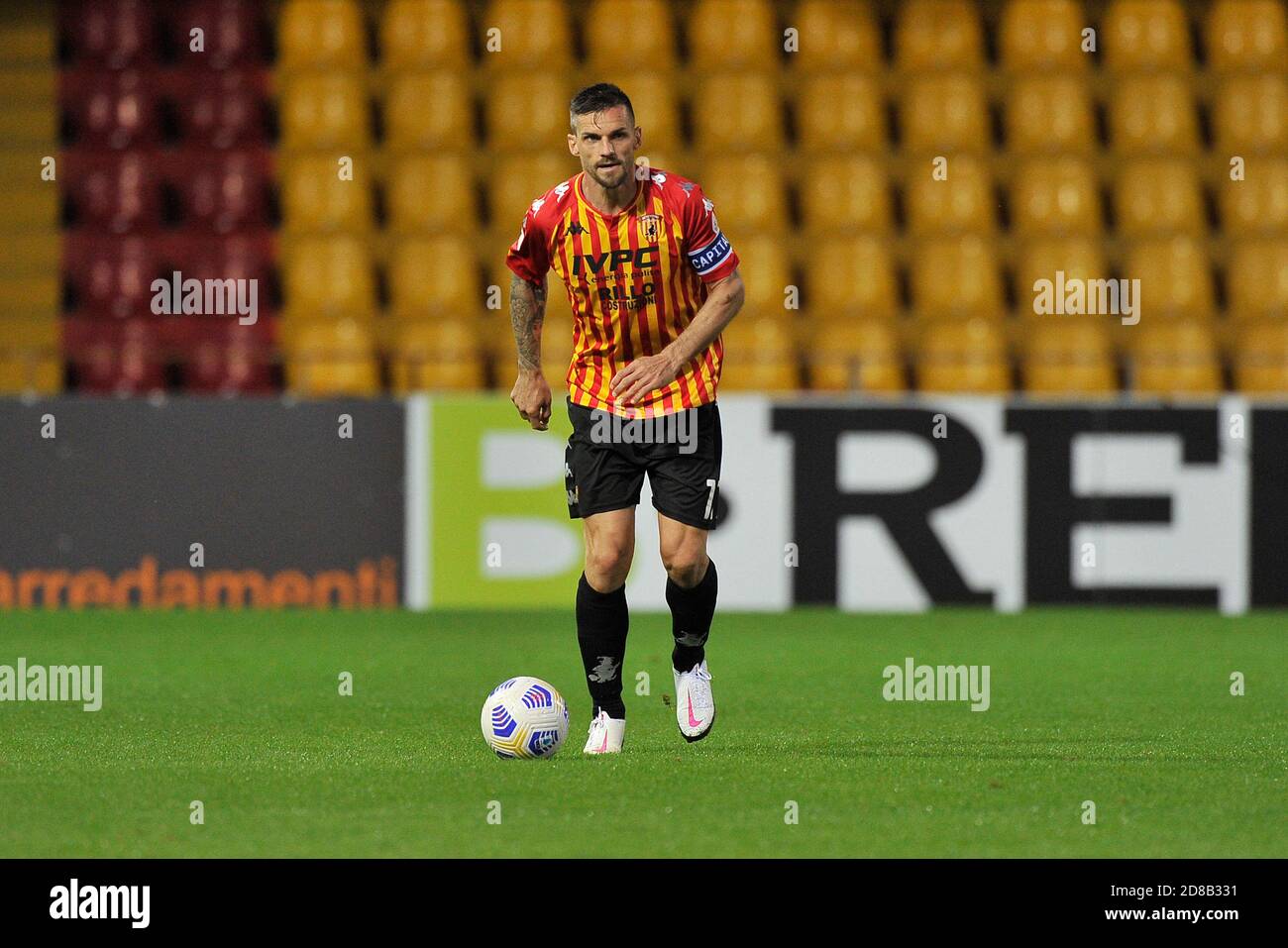 Benevento, Italien. Oktober 2020. Christian Maggio Spieler von Benevento, während der italienischen Cup-Spiel zwischen Benevento gegen Empoli Endergebnis 2-4, Spiel im Ciro Vigorito Stadion in Benevento gespielt. Italien, 28. Oktober 2020. (Foto von Vincenzo Izzo/Sipa USA) Quelle: SIPA USA/Alamy Live News Stockfoto