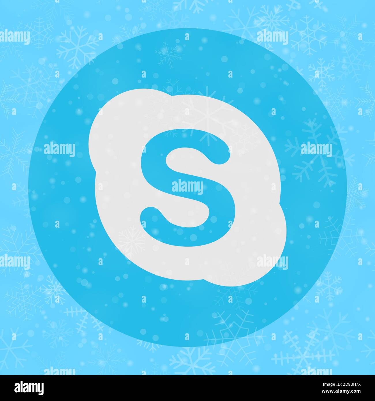 VORONEZH, RUSSLAND - 28. NOVEMBER 2020: Skype-Logo rund Symbol auf Weihnachten Hintergrund Schneeflocken in hellblauen Farben Stock Vektor