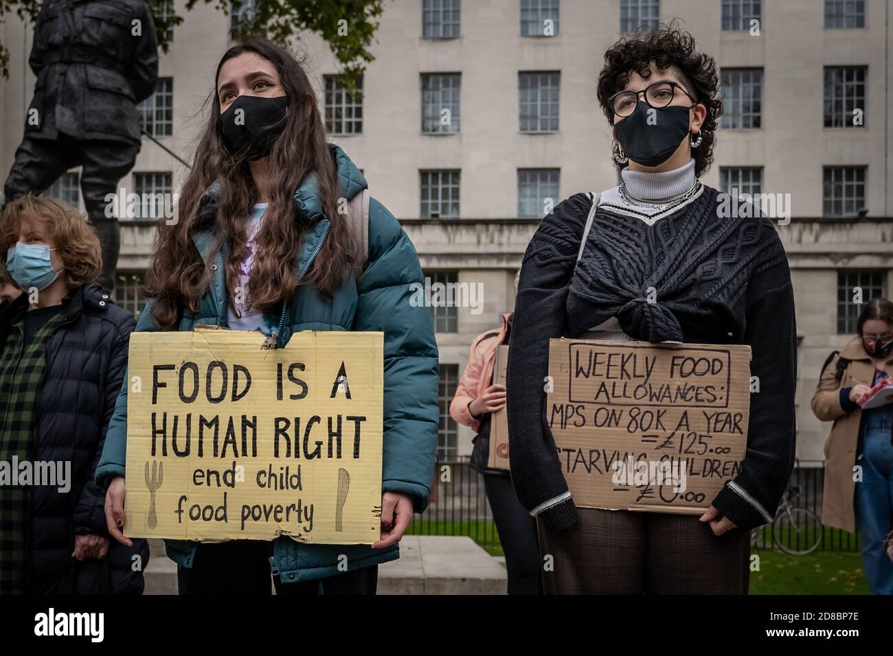 Protest für den Zugang zu freien Schulmahlzeiten in London, nachdem Boris Johnson und Tory-Abgeordnete Pläne ablehnten, kostenlose Schulmahlzeiten über die Feiertage zu verlängern. Stockfoto