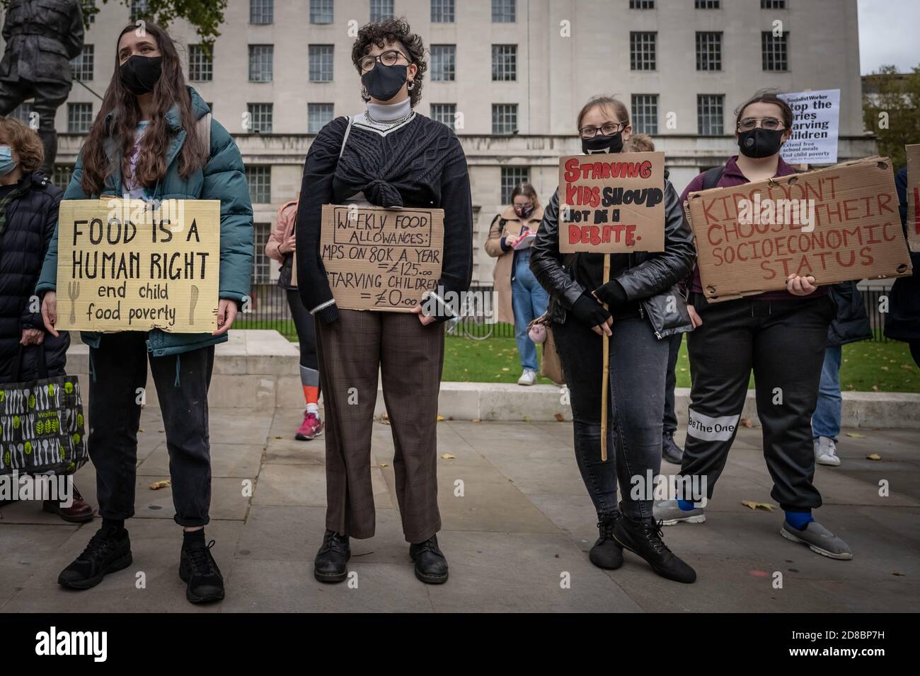 Protest für den Zugang zu freien Schulmahlzeiten in London, nachdem Boris Johnson und Tory-Abgeordnete Pläne ablehnten, kostenlose Schulmahlzeiten über die Feiertage zu verlängern. Stockfoto