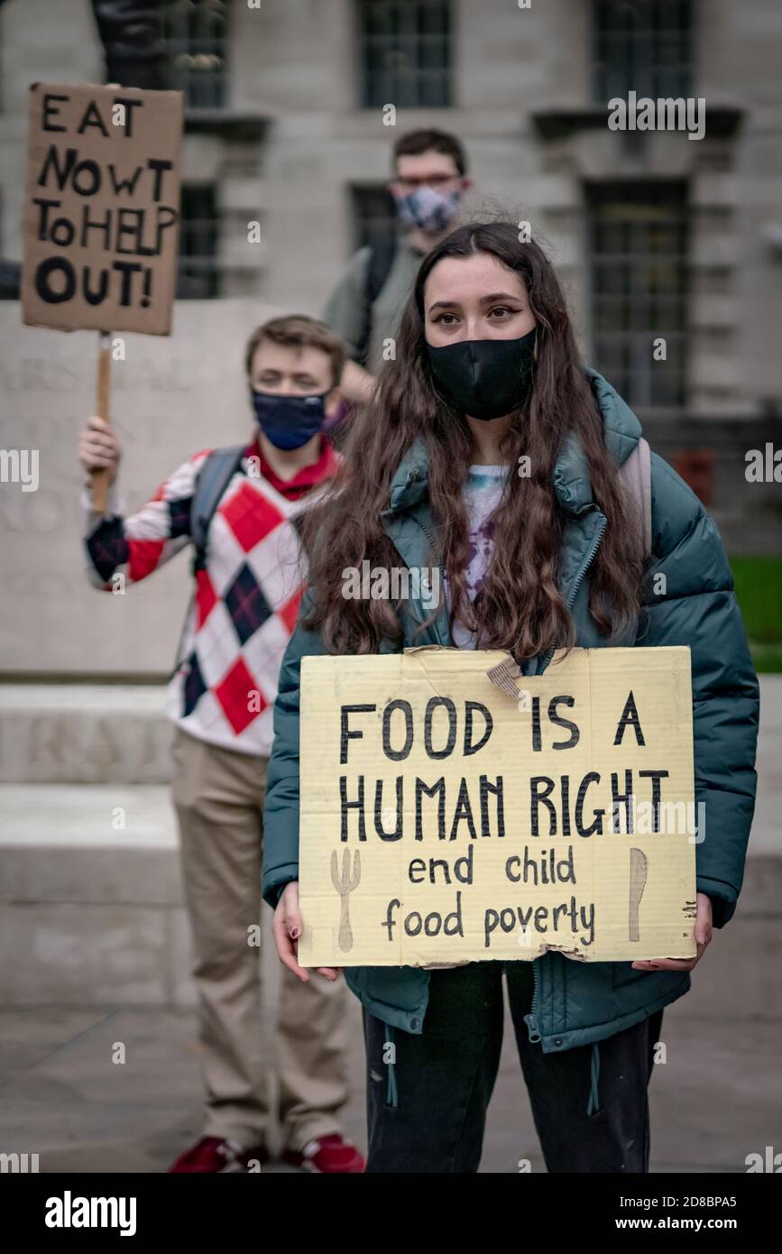 Protest für den Zugang zu freien Schulmahlzeiten in London, nachdem Boris Johnson und Tory-Abgeordnete Pläne ablehnten, kostenlose Schulmahlzeiten über die Feiertage zu verlängern. Stockfoto