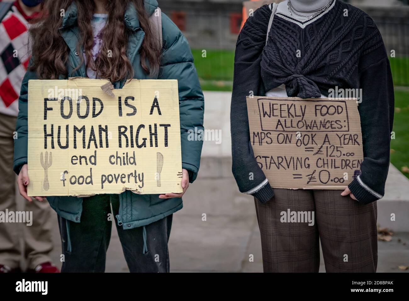 Protest für den Zugang zu freien Schulmahlzeiten in London, nachdem Boris Johnson und Tory-Abgeordnete Pläne ablehnten, kostenlose Schulmahlzeiten über die Feiertage zu verlängern. Stockfoto