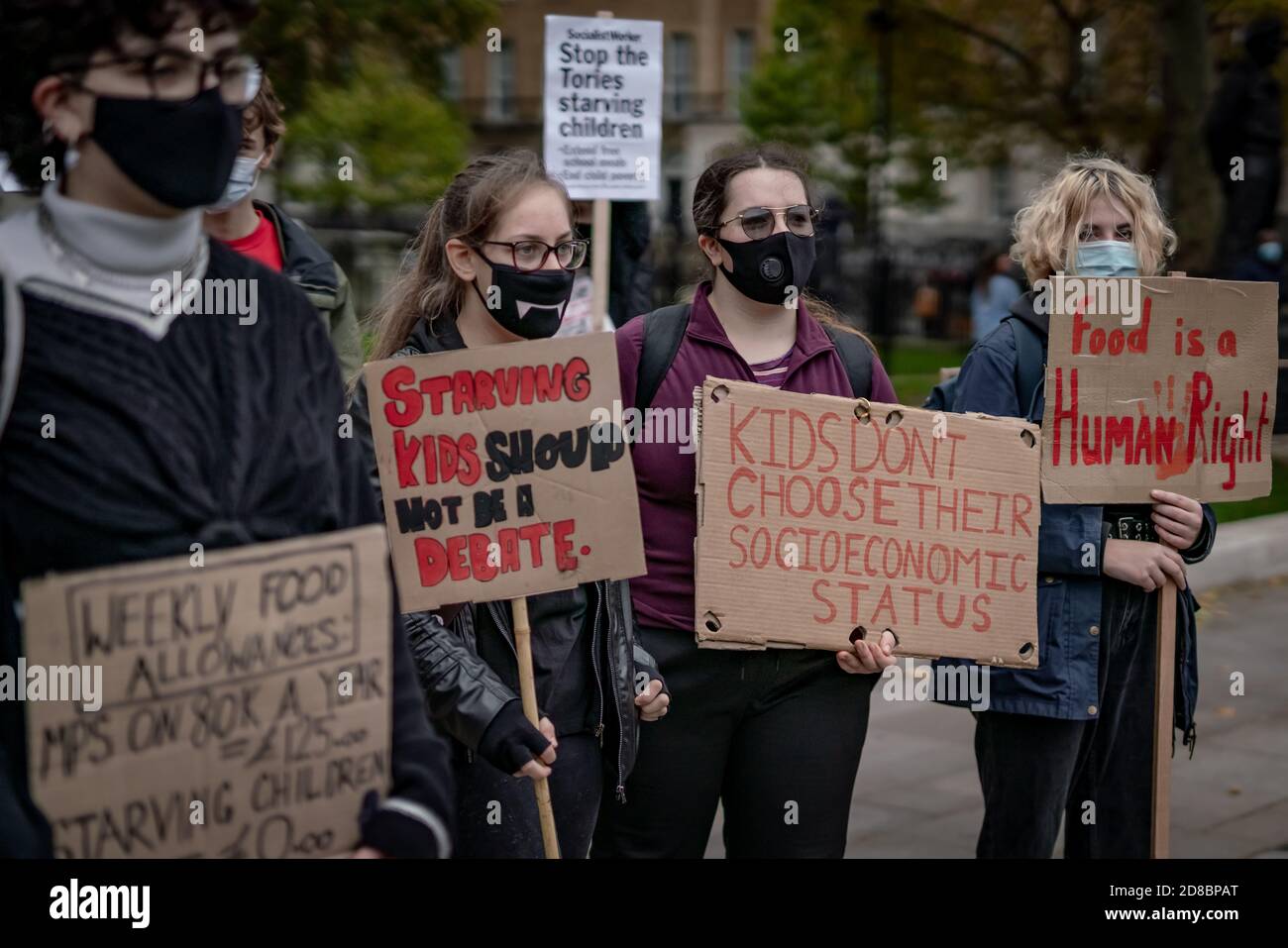 Protest für den Zugang zu freien Schulmahlzeiten in London, nachdem Boris Johnson und Tory-Abgeordnete Pläne ablehnten, kostenlose Schulmahlzeiten über die Feiertage zu verlängern. Stockfoto