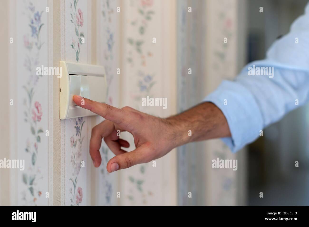 Licht ausschalten, die Welt retten Stockfoto