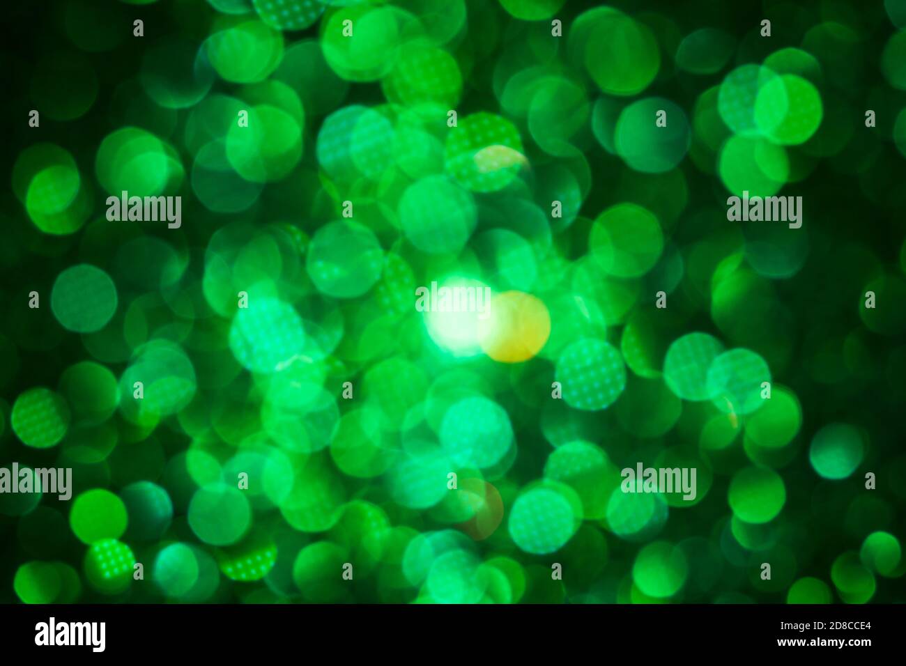 Grüne Lichter abstrakten Bokeh Hintergrund. Weihnachtslichter Bokeh. Stockfoto