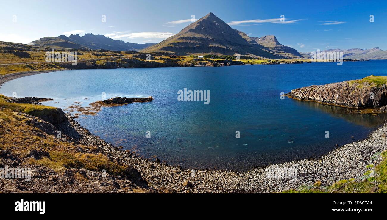 Fjord Berufjordur und Godaaborg Berg, Island, Teigarhorn Stockfoto