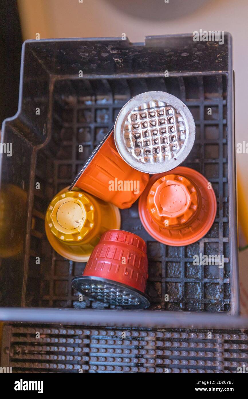 Gebrauchte Kapseln Pods in Kaffeemaschinen Tray Recycling Stockfoto