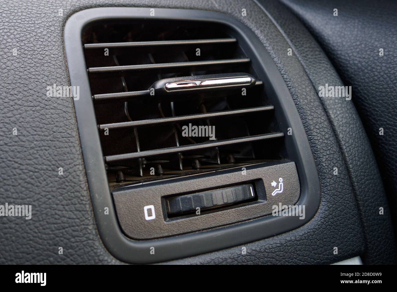 Nahaufnahme Detail der Auto-Klimaanlage, Belüftung im Auto Stockfoto