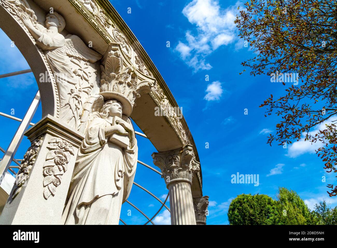 Denkmal für Medi Oliver Mehra - Junge, der bei einem Reitunfall stirbt, Kensal Green Cemetery, London, Großbritannien Stockfoto
