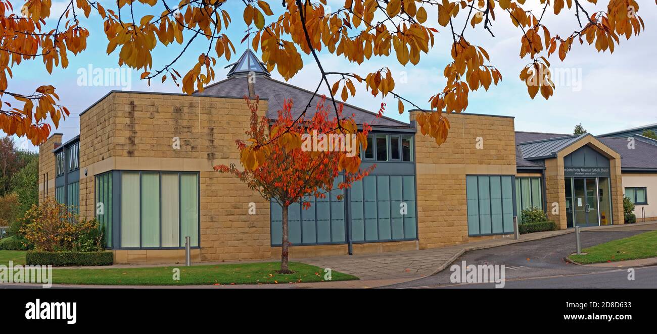 St. John Henry Newman Katholische Kirche, Back Brook Place, Knutsford Rd, Latchford, Warrington, Cheshire, England, Großbritannien, WA4 1JE Stockfoto