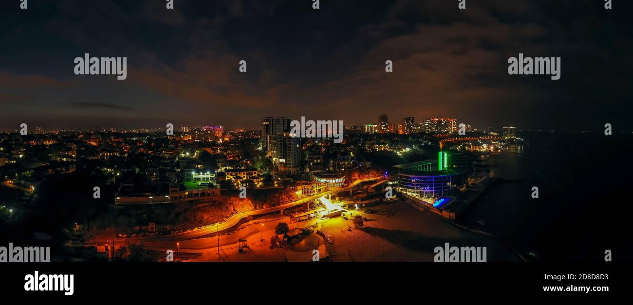 Nachtluft Panoramafoto Odessa Ukraine Küste Linie. Drohnenaufnahmen. Stockfoto