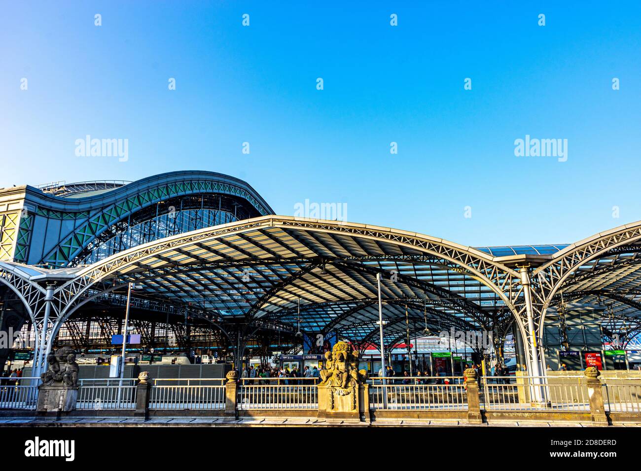 COLOG, DEUTSCHLAND - 18. Mai 2018: Außenansicht des Hauptbahnhofs in Colgne, Deutschland, Europa Stockfoto