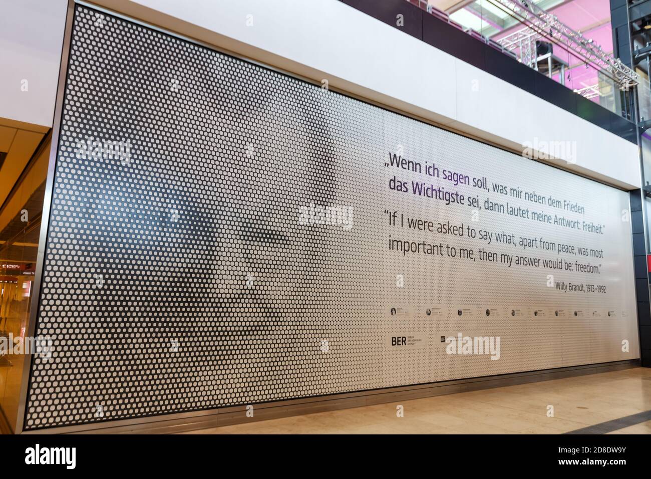 Flughafen Berlin Brandenburg Terminal 1 www.alamy.de