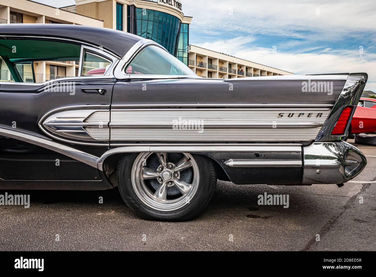 Tybee Island, GA - 3. Oktober 2020: 1958 Buick Super Riviera Hardtop Coupé auf einer lokalen Auto-Show. Stockfoto