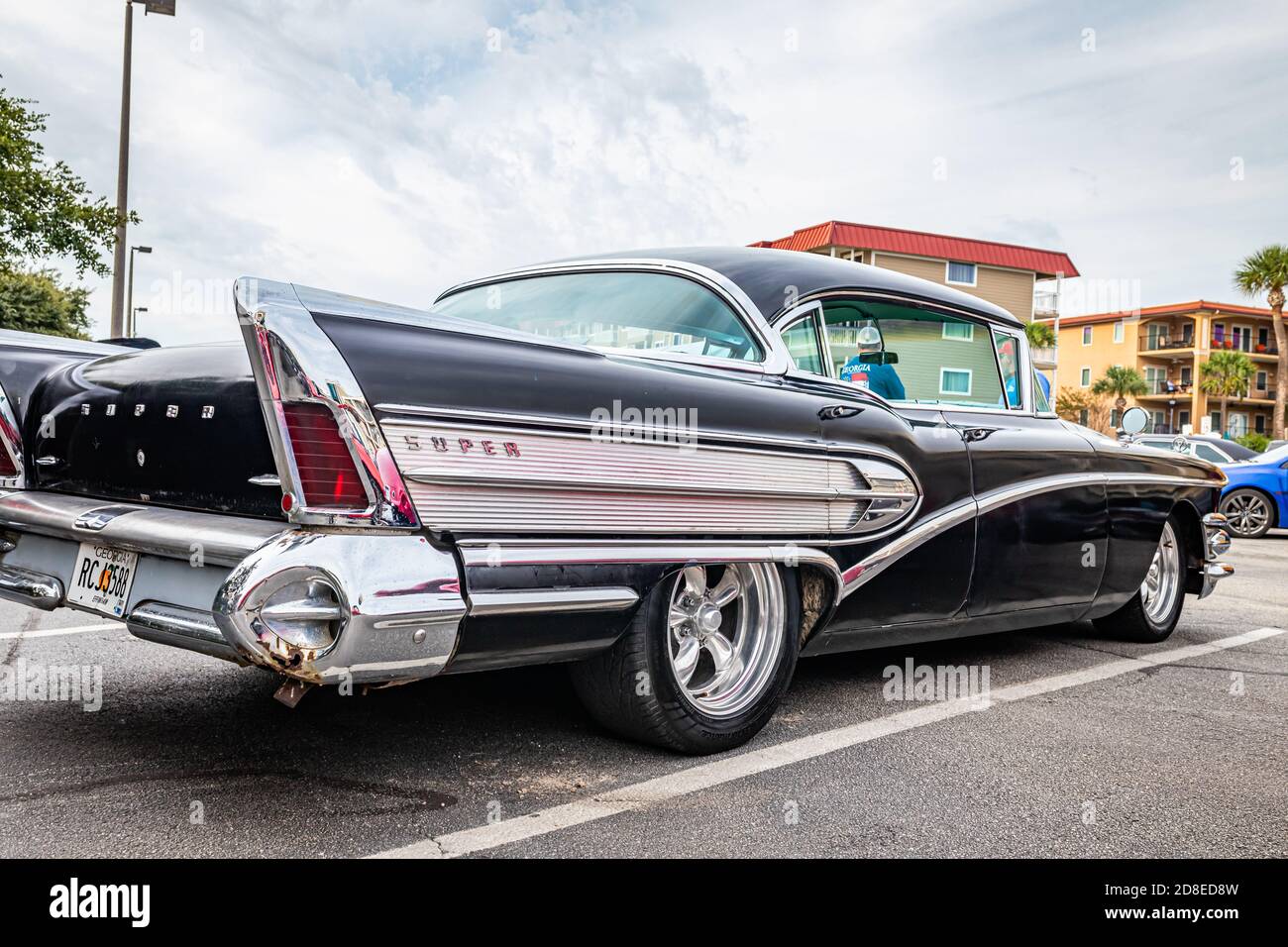 Tybee Island, GA - 3. Oktober 2020: 1958 Buick Super Riviera Hardtop Coupé auf einer lokalen Auto-Show. Stockfoto