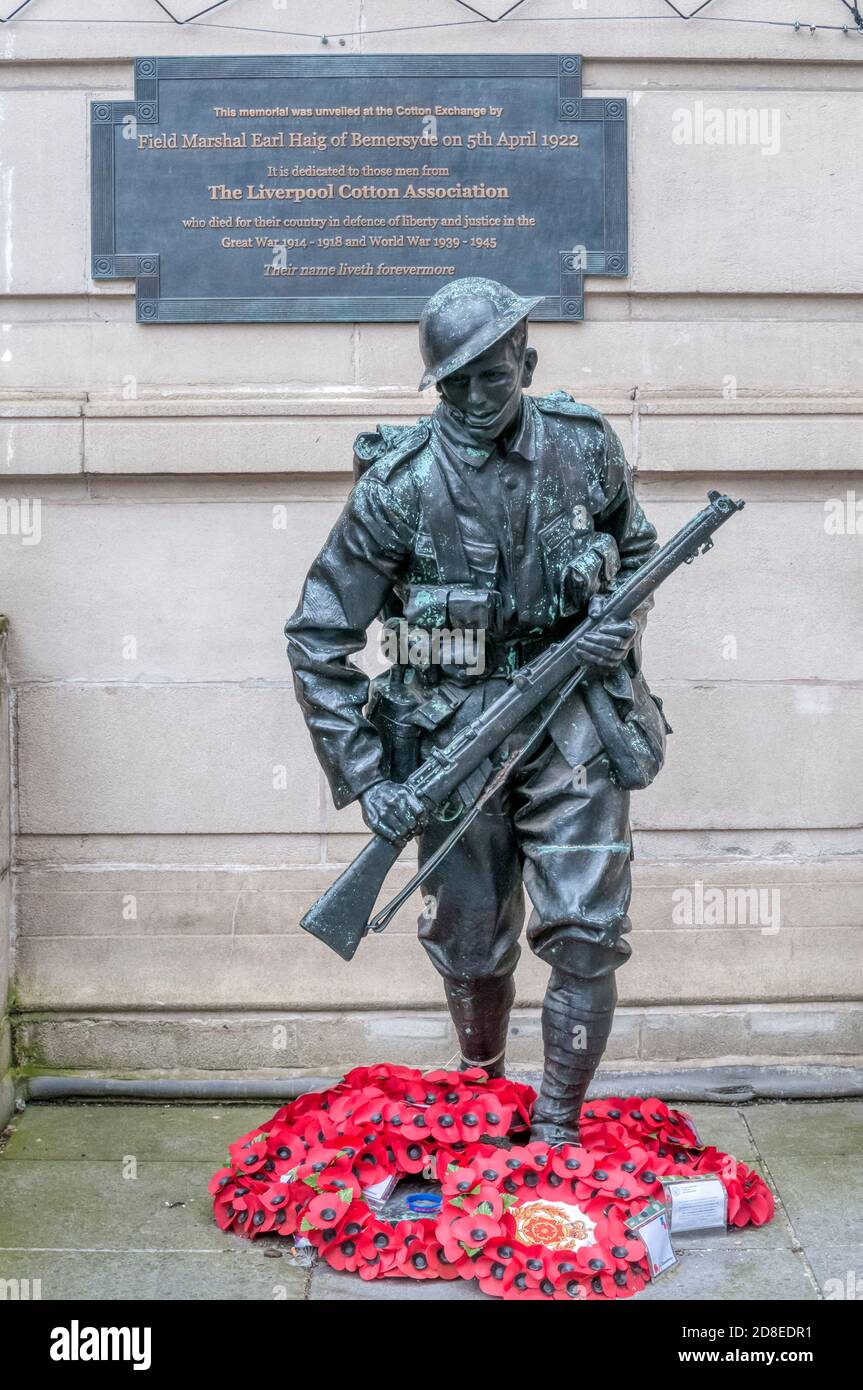 Das Grades II gelistete Cotton Association war Mahnmal von Francis Derwent Wood bei Exchange Flags, Liverpool. Stockfoto