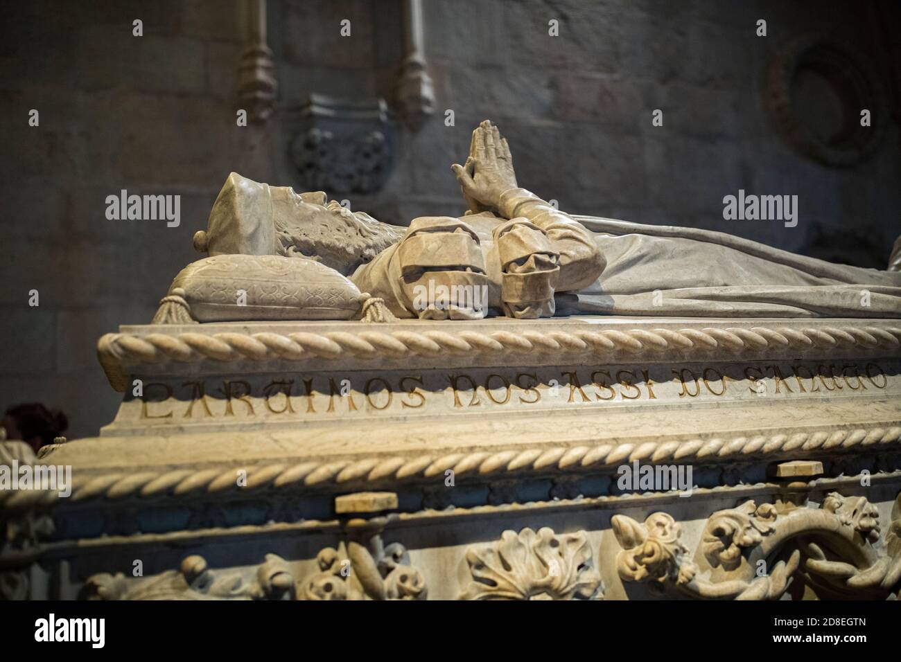 Grab von Vasco da Gama im Inneren des Klosters Jerónimos in Lissabon, Portugal, Europa. Stockfoto