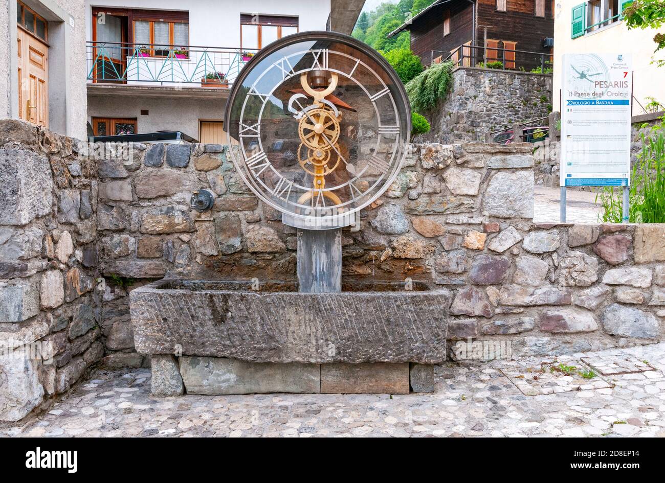 Uhr in Pesariis, Friuli-Venezia Giulia, Italien Stockfoto