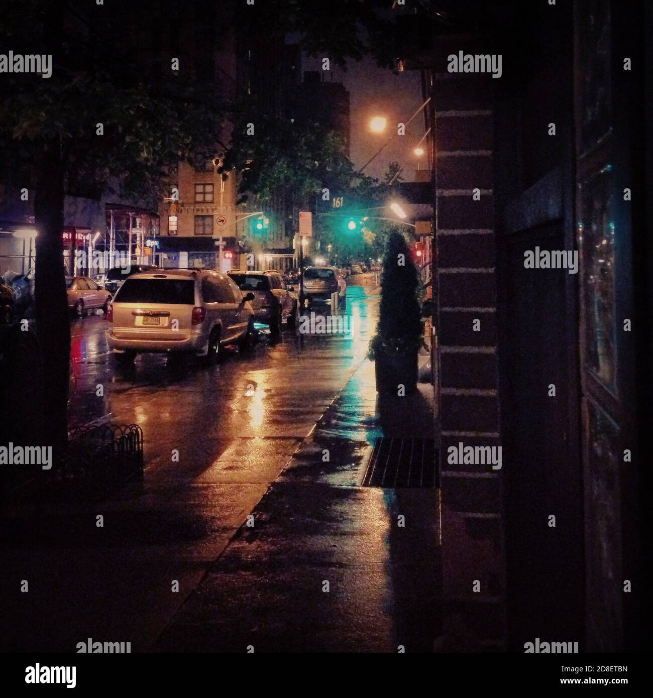 Rainy Street Szene bei Nacht, New York City, New York, USA Stockfoto